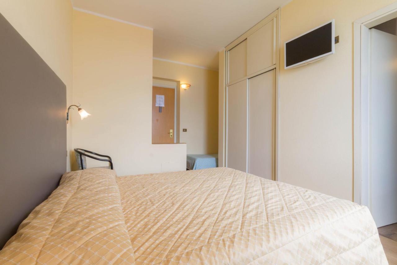 Hotel Lido ガルニャーノ エクステリア 写真